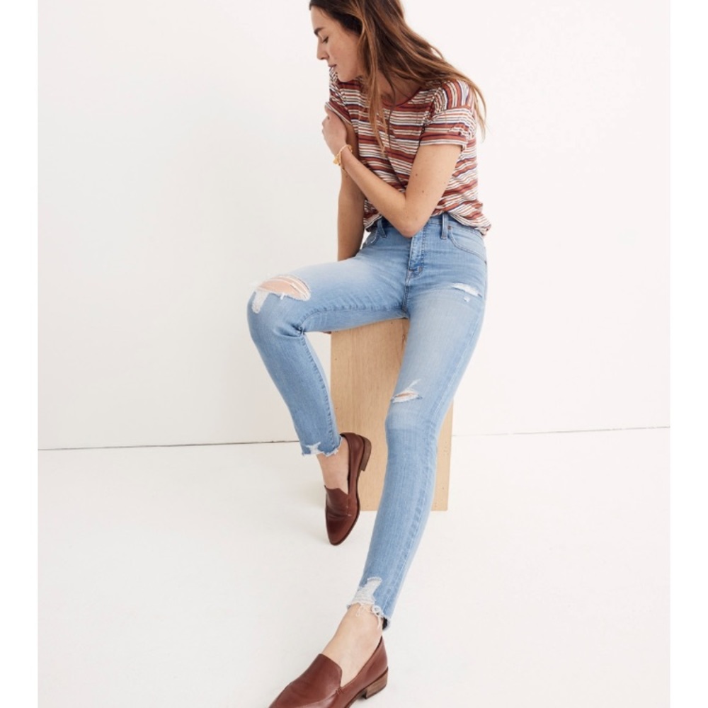 Petite 9" High-Rise Skinny Jeans in Ontario Wash
